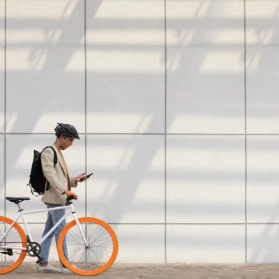 Homme avec vélo (1)